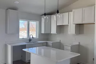 286 Santa Maria Dr, Arlington, WI 53911 - Photo 6