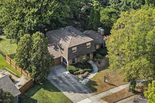 306 Walnut Grove Dr, Madison, WI 53717 - Photo 2