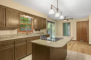 306 Walnut Grove Dr, Madison, WI 53717 - Photo 12