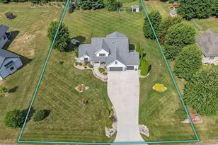 S4166 Whispering Pines Dr, Baraboo, WI 53913 - Photo 4