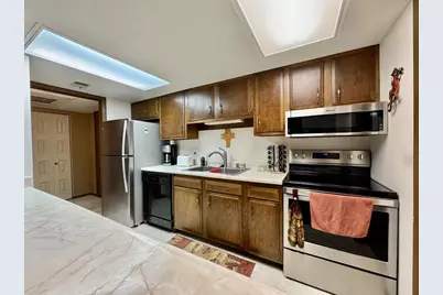 6302 Mineral Point Road #213, Madison, WI 53705 - Photo 10