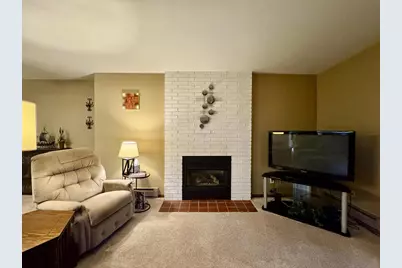 6302 Mineral Point Road #213, Madison, WI 53705 - Photo 4