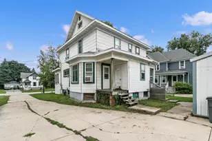 217 N Main St, Reeseville, WI 53579 - Photo 2