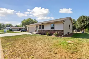 1326 S Orchard St, Janesville, WI 53546 - Photo 4