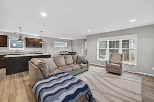 1208 Merry Blossom Ln, Verona, WI 53593 - Photo 4