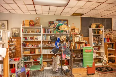 215 Main Street, Elroy, WI 53929 - Photo 10