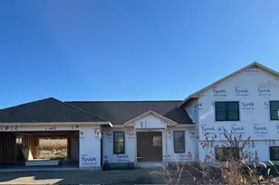 118 Windmill Ridge Rd, Janesville, WI 53536 - Photo 2