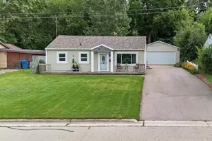 5404 Healy Ln, Monona, WI 53716 - Photo 4