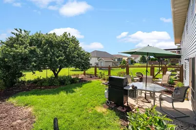 637 Garfield Avenue, Janesville, WI 53536 - Photo 34