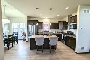 14 Bluestem Pass, Mount Horeb, WI 53572 - Photo 4