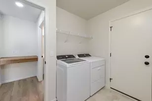 5927 Woodbine Dr, Madison, WI 53718 - Photo 8