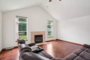 510 Oakridge Dr, Portage, WI 53901 - Photo 12