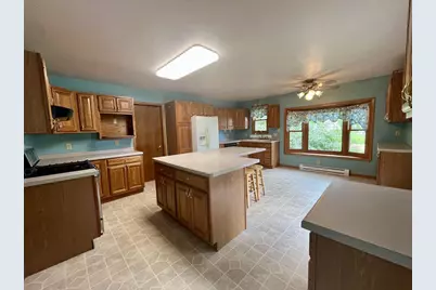 509 N Benton Street, Sparta, WI 54656 - Photo 2