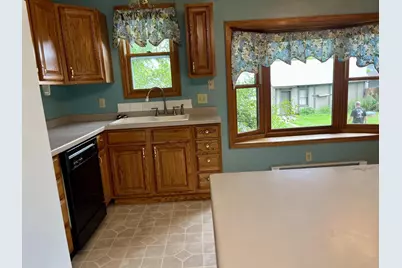 509 N Benton Street, Sparta, WI 54656 - Photo 8