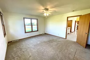 N5585 Shea Ln, Albany, WI 53502 - Photo 14