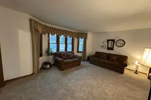 4302 Beilfuss Dr, Madison, WI 53704 - Photo 6