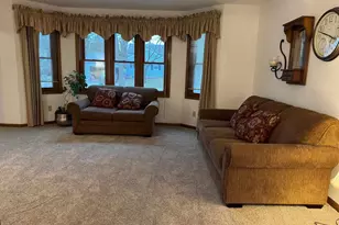 4302 Beilfuss Dr, Madison, WI 53704 - Photo 8