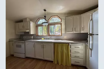 100 Woodland Drive, Wisconsin Dells, WI 53965 - Photo 4