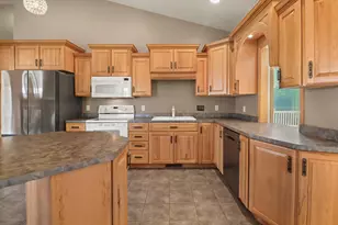 1016 Eagle Ln, Poynette, WI 53955 - Photo 8