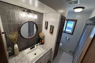 6205 Mendota Ave, Middleton, WI 53562 - Photo 16