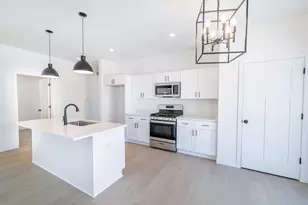 1833 E Kyle Circle, Beloit, WI 53511 - Photo 6