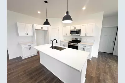 1815 E Kyle Circle, Beloit, WI 53511 - Photo 4