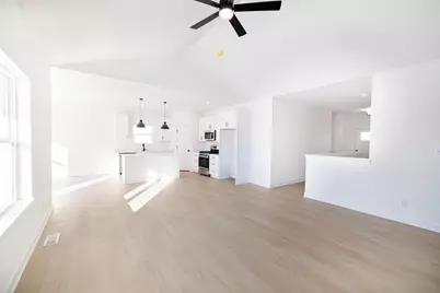 1739 E Kyle Circle, Beloit, WI 53511 - Photo 8