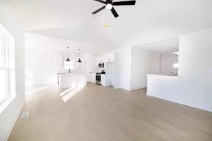 1739 E Kyle Circle, Beloit, WI 53511 - Photo 8