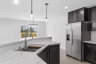 690 N Main St, Fall River, WI 53932 - Photo 12