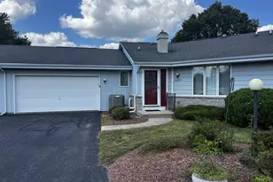 4005 Mackinac Dr, Janesville, WI 53546 - Photo 2