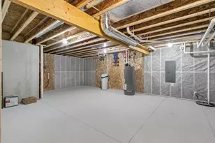 692 N Main St, Fall River, WI 53932 - Photo 40