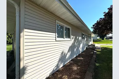 305 E Crocker Street, Fox Lake, WI 53933 - Photo 36