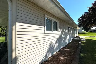 305 E Crocker St, Fox Lake, WI 53933 - Photo 36