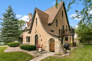 523 W Edgewater St, Portage, WI 53901 - Photo 1