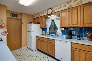 2879 S Riverside Dr, Beloit, WI 53511 - Photo 8