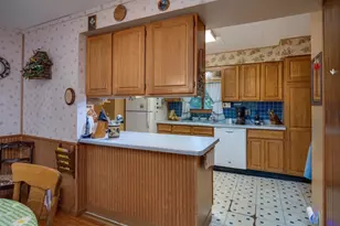 2879 S Riverside Dr, Beloit, WI 53511 - Photo 12