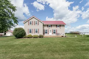 722 Maple Grove Rd, Edgerton, WI 53534 - Photo 2