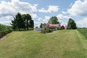 722 Maple Grove Rd, Edgerton, WI 53534 - Photo 10