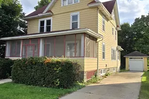 425 W James St, Columbus, WI 53925 - Photo 1