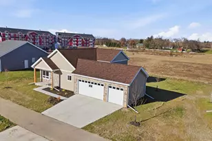 6683 Warner Farm Dr, DeForest, WI 53532 - Photo 4