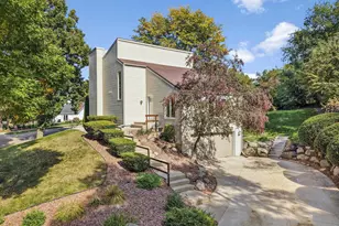 517 Isle Royal Dr, Madison, WI 53705 - Photo 2