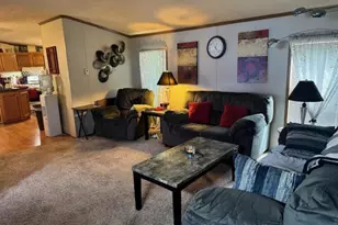 W211N11782 Hilltop Cir, Germantown, WI 53022 - Photo 6