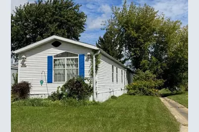 W211N11782 Hilltop Circle, Germantown, WI 53022 - Photo 2