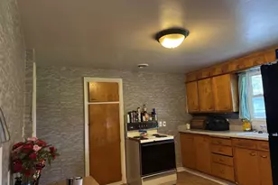 1816 17th Ave, Monroe, WI 53566 - Photo 4