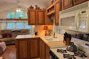 306 Westview Dr, Edgerton, WI 53534 - Photo 8