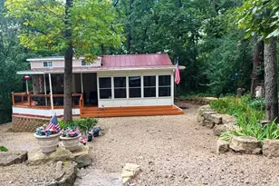 306 Westview Dr, Edgerton, WI 53534 - Photo 2