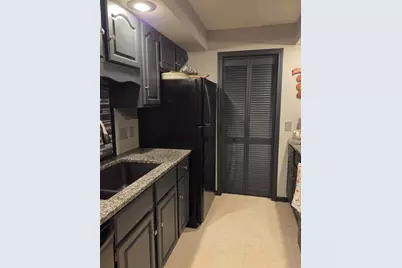 1514 Golf View Road #E, Madison, WI 53704 - Photo 4