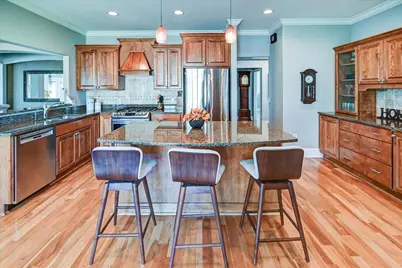 N35W23701 Auburn Court #1, Pewaukee, WI 53072 - Photo 4