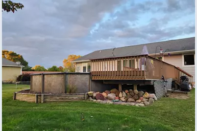 409 Savannah Trail, Pardeeville, WI 53954 - Photo 4