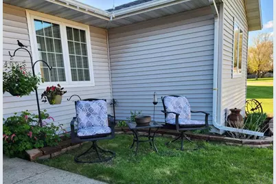 409 Savannah Trail, Pardeeville, WI 53954 - Photo 2